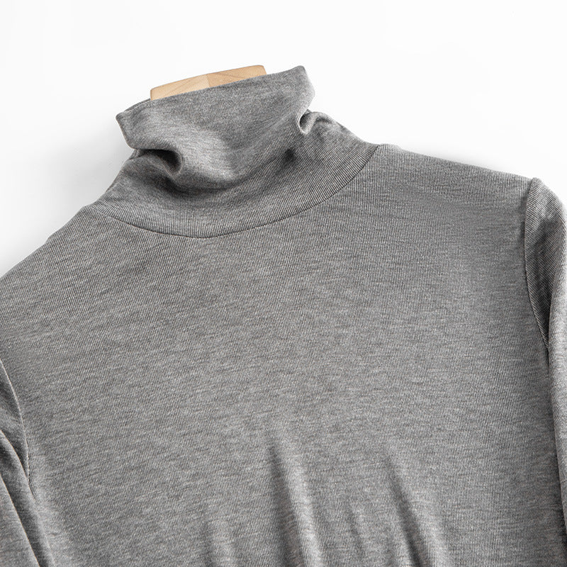 Elegant women's turtleneck sweater made of silk blend