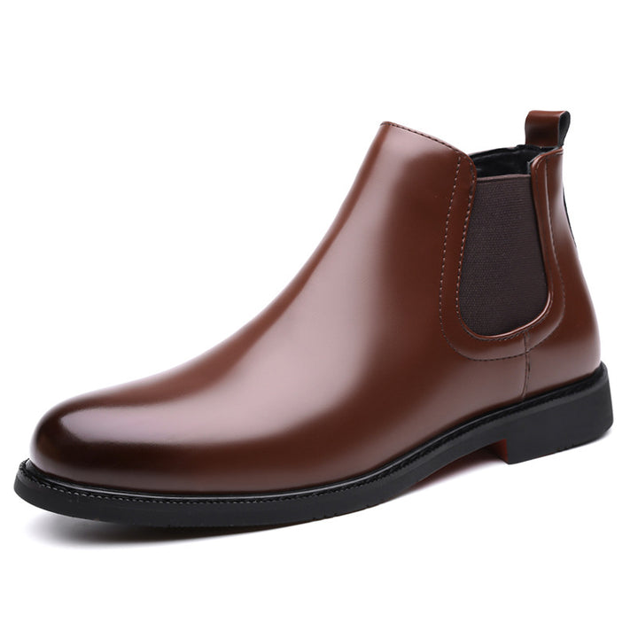 Robust men's work boots made of leather