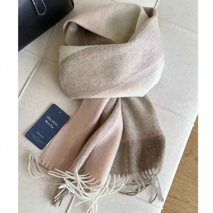 Classic wool scarf with check pattern