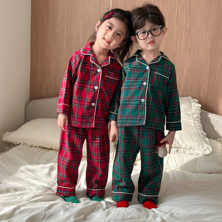 Kids' pajama set made of cotton with a check pattern