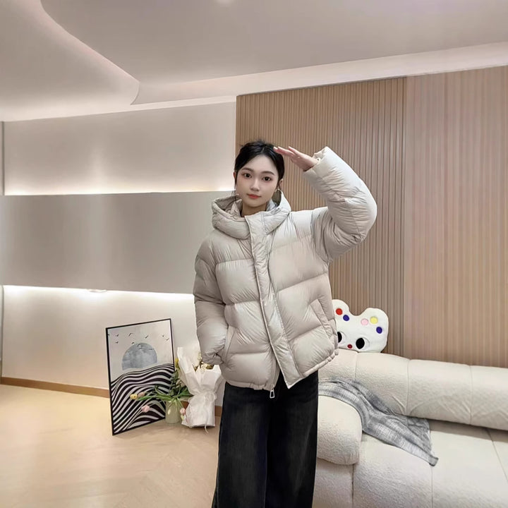 Short down jacket with hood for women