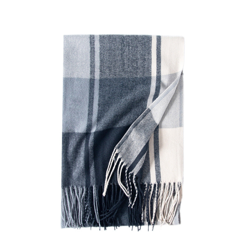 Checked women’s winter scarf with fringes