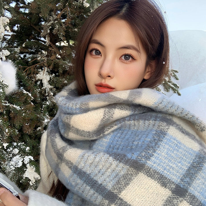 Checkered scarf, soft and warming, 190 cm