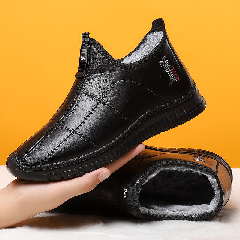 Padded men's short boots made of synthetic leather, warm and comfortable