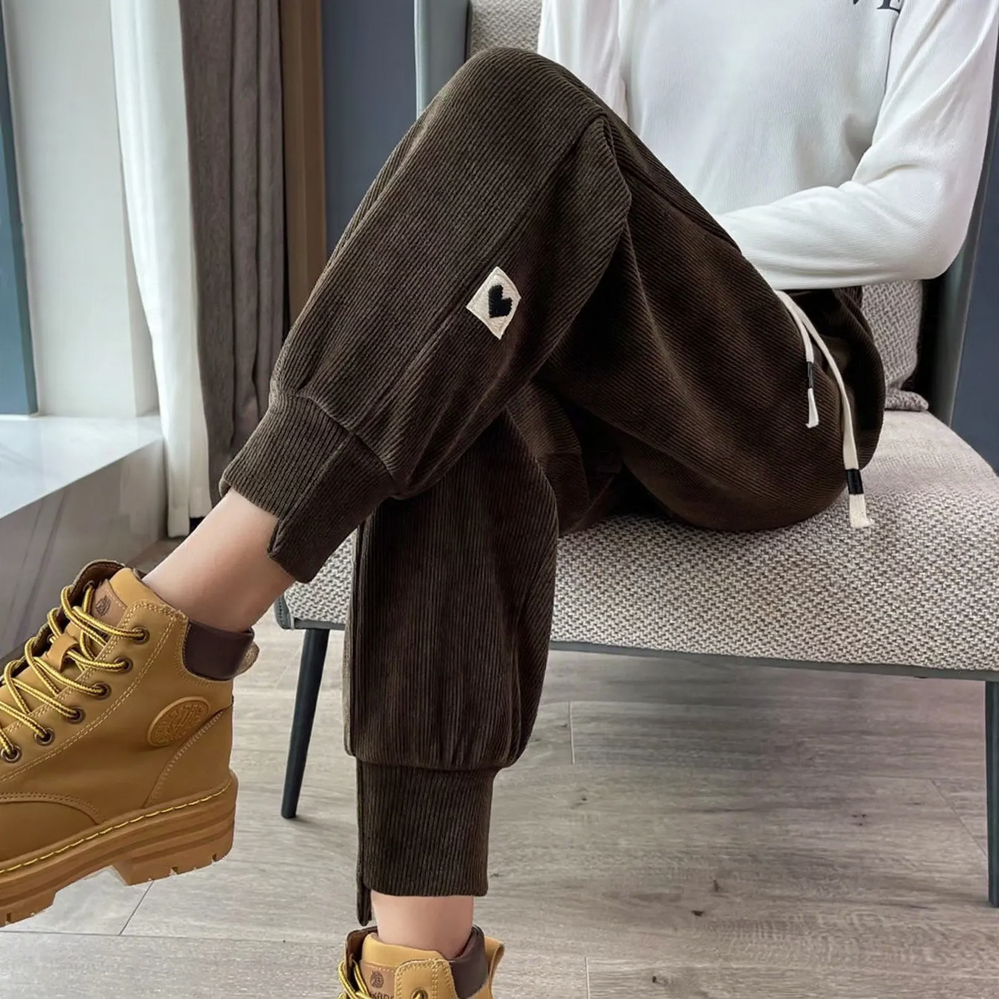 Padded chenille jogging pants for women, loose fit