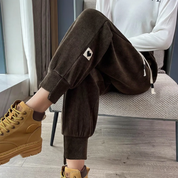 Padded chenille jogging pants for women, loose fit