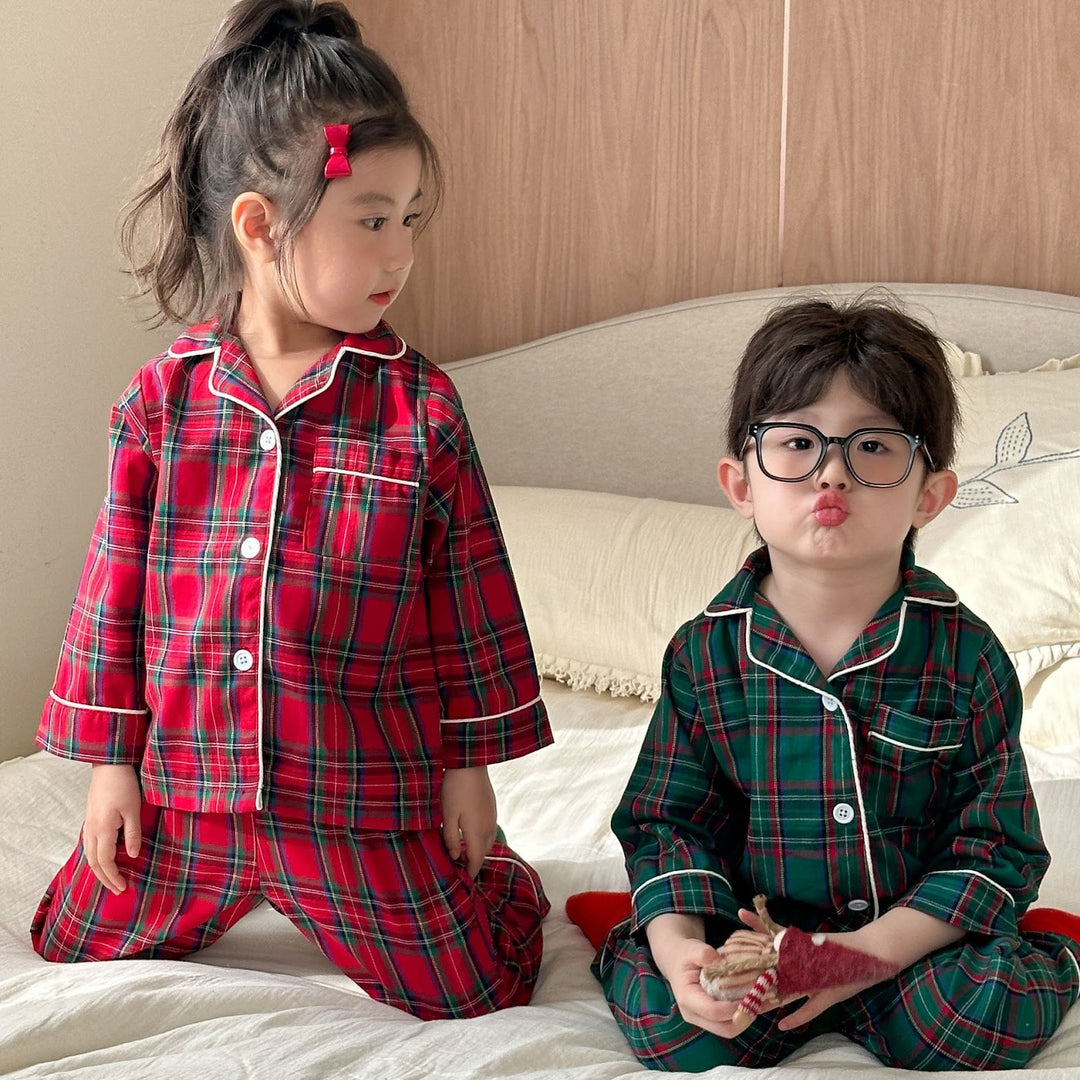 Kids' pajama set made of cotton with a check pattern