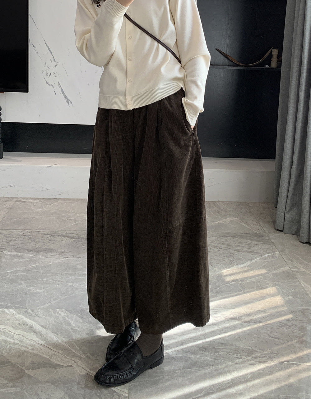 Ladies' cord trousers, wide cut, 7/8 length