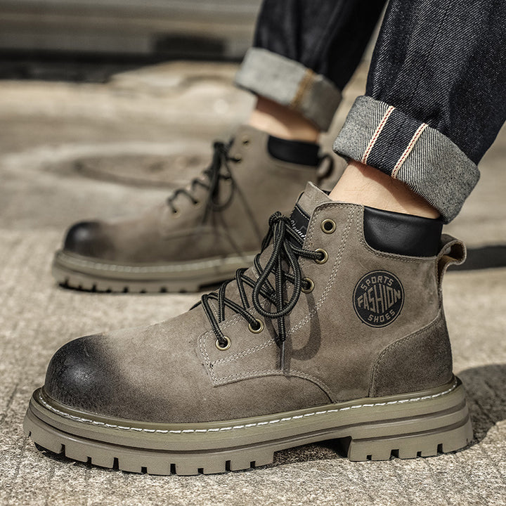 Fashionable men's boots with platform sole