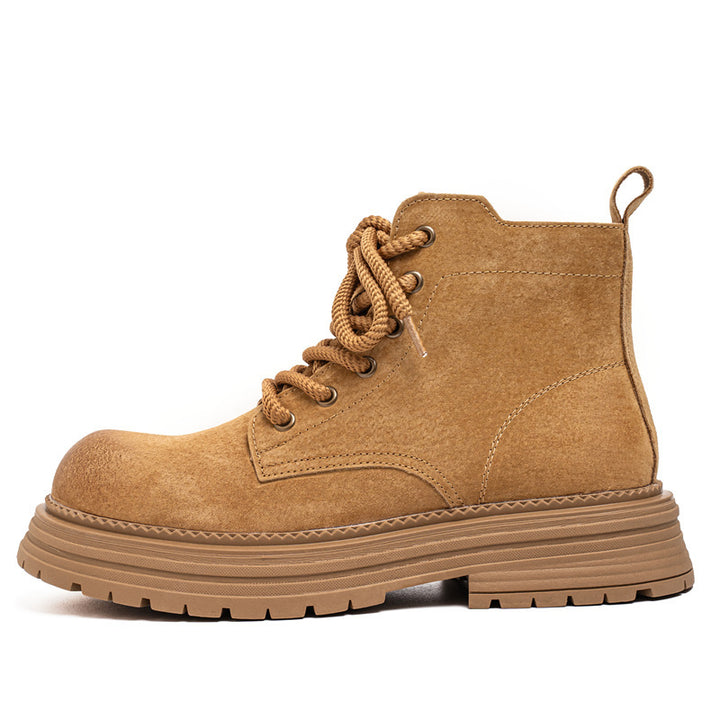 Classic men's boots made of pigskin