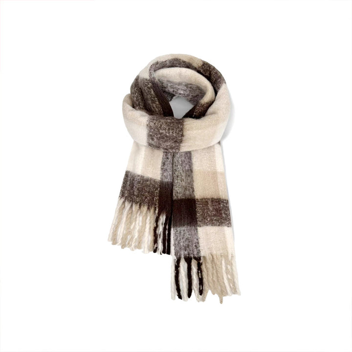 Warmer scarf made of soft yarn, long and versatile