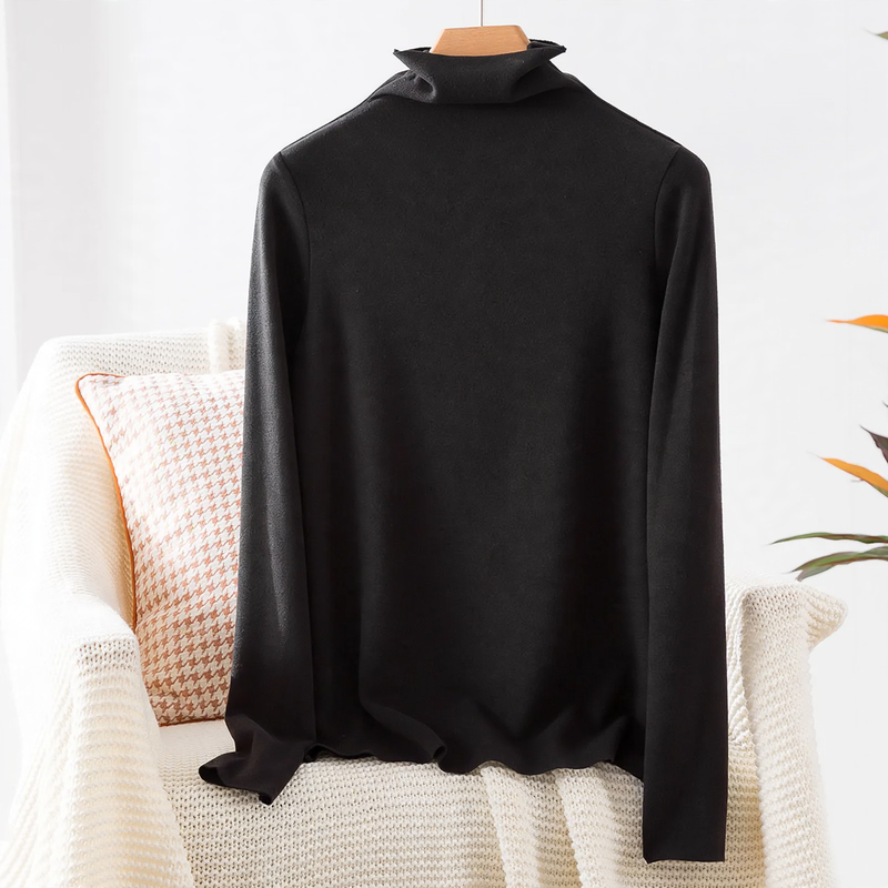 Women's turtleneck sweater made of cashmere-silk blend