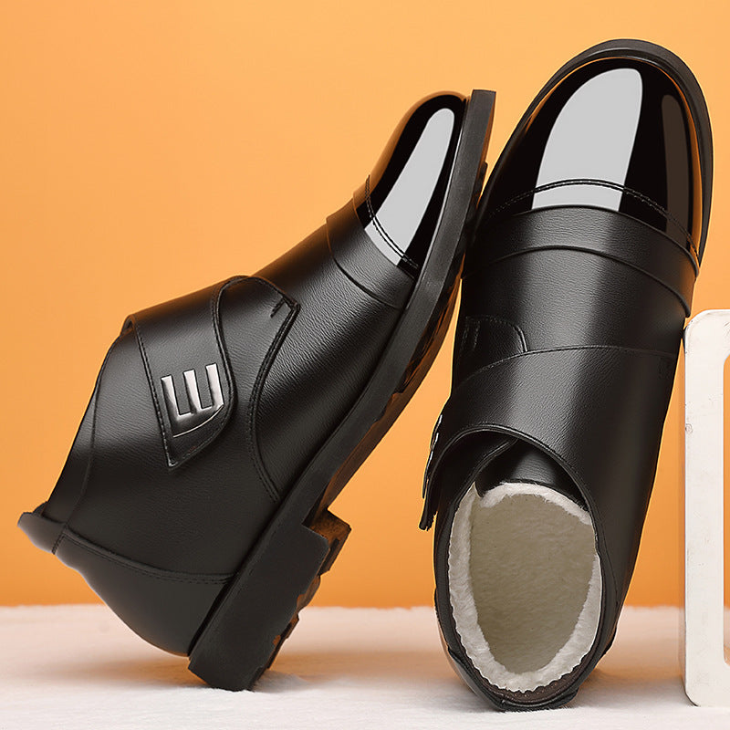 Padded men's boots with Velcro closure