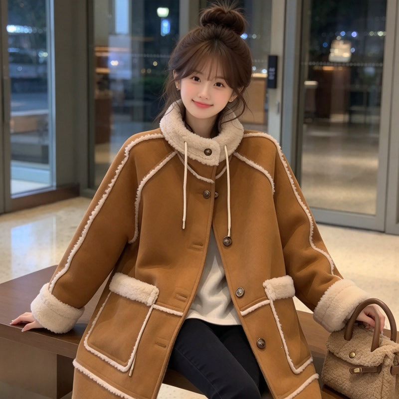 Women's faux suede coat with lamb fur lining