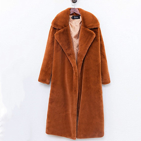 Women's coat in fur look for street style