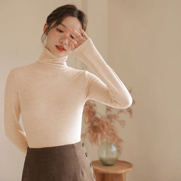 Ladies long sleeve shirt, lined, with round neckline