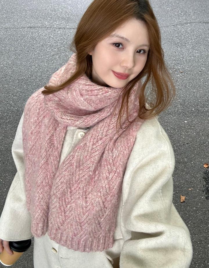 Knitted scarf made of alpaca wool