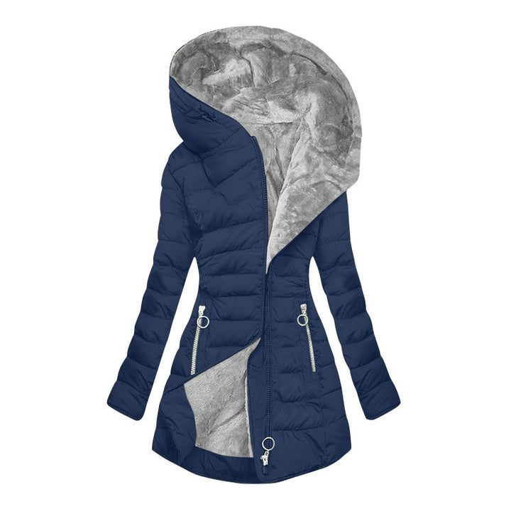 Tailored women's winter coat with hood and faux fur