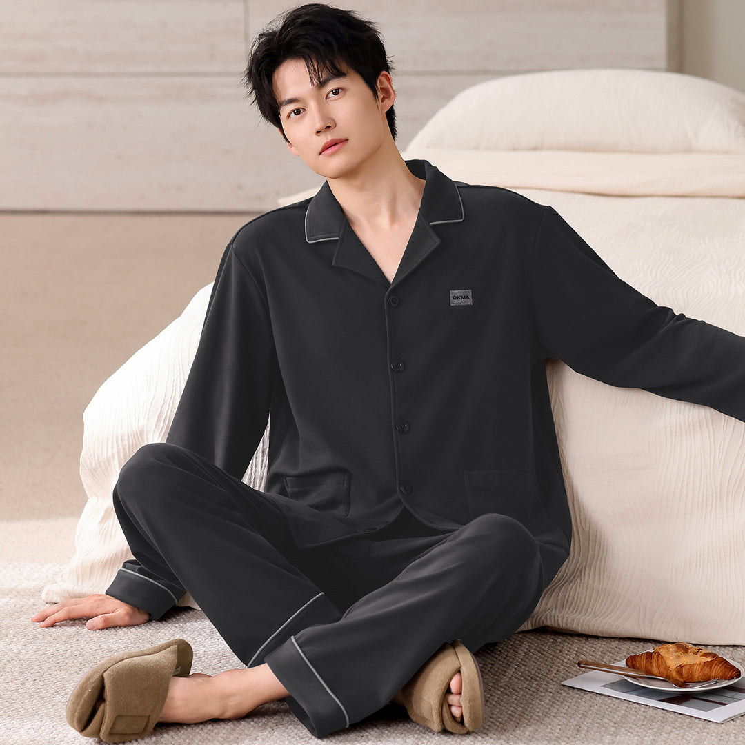 Men's house suit with lapel collar, long sleeves