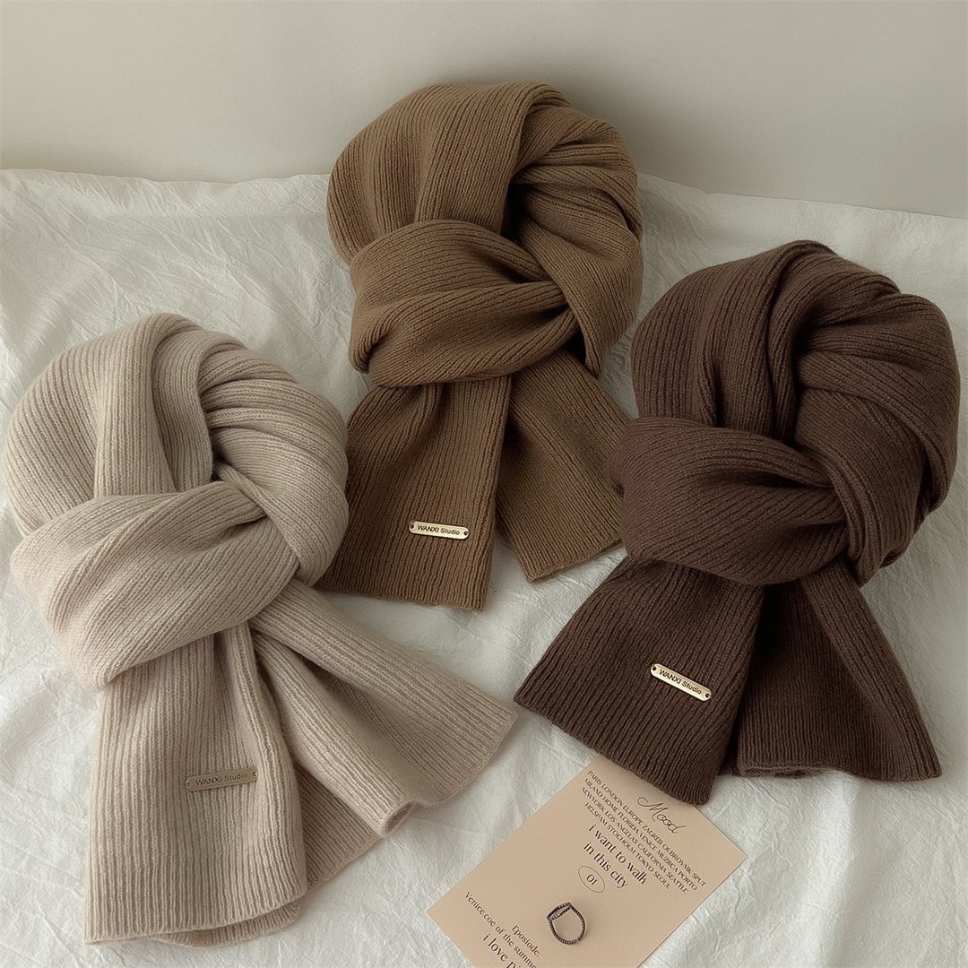 Knitted scarf made of pure wool, 162x33 cm