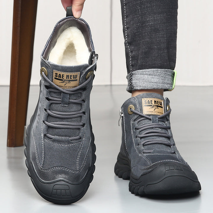 Men's winter boots made of leather, lambskin lining
