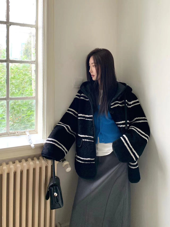 Lamb fleece coat with hood and stripe pattern