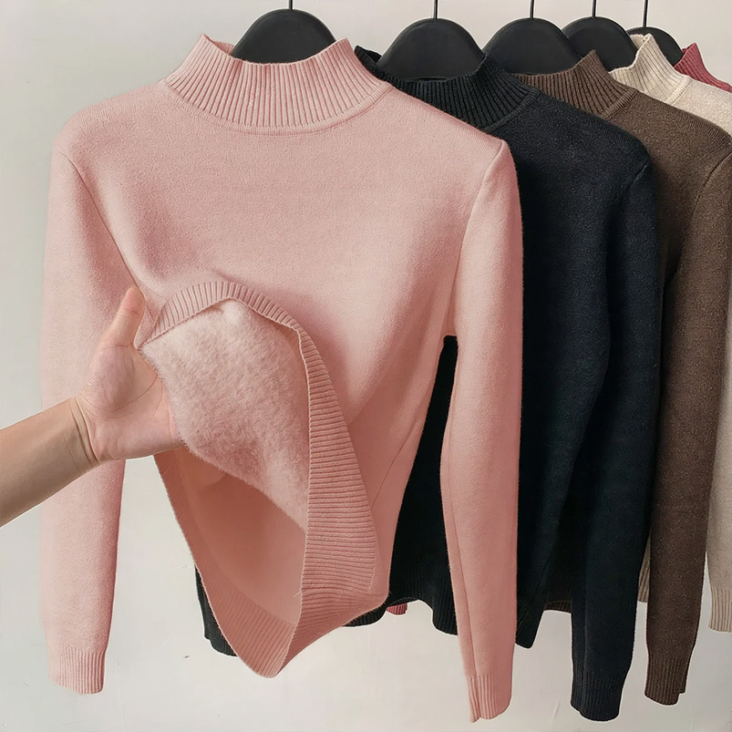 Women’s turtleneck sweater with inner fleece