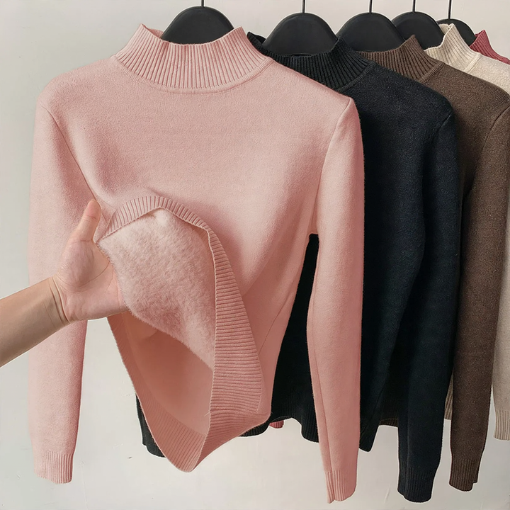 Women’s turtleneck sweater with inner fleece