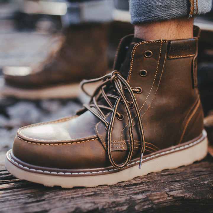 Men's work boots in retro style made of leather