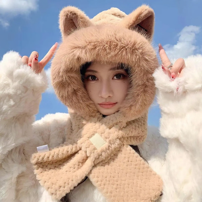 Fluffy set of hat and scarf with bear design