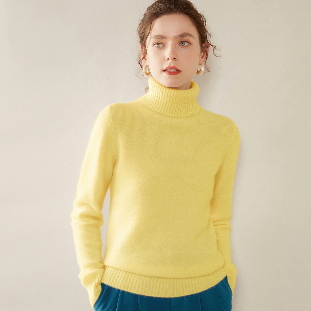 Women's turtleneck sweater made of wool, solid color