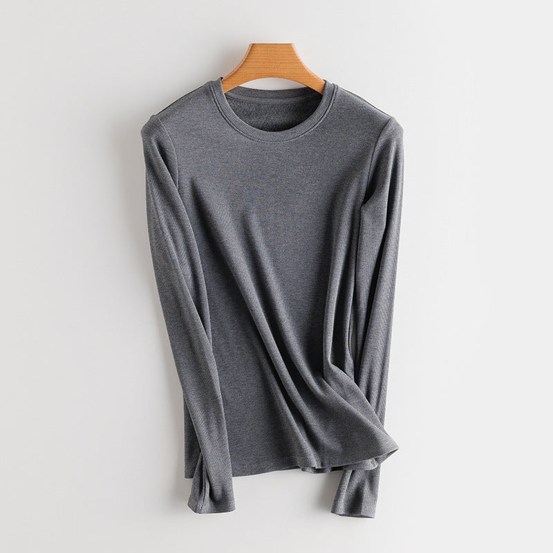Warm knit sweater with silk content and inner lining