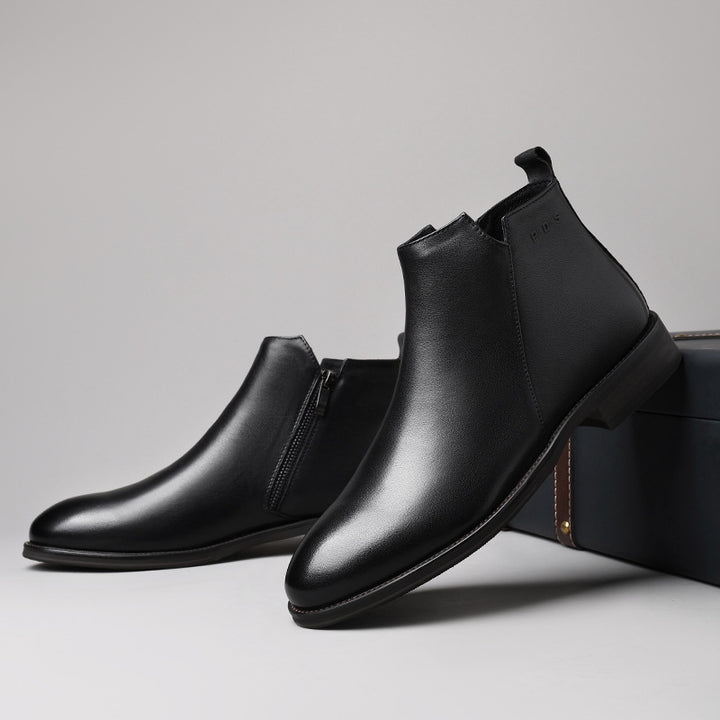 Fashionable men's leather boots