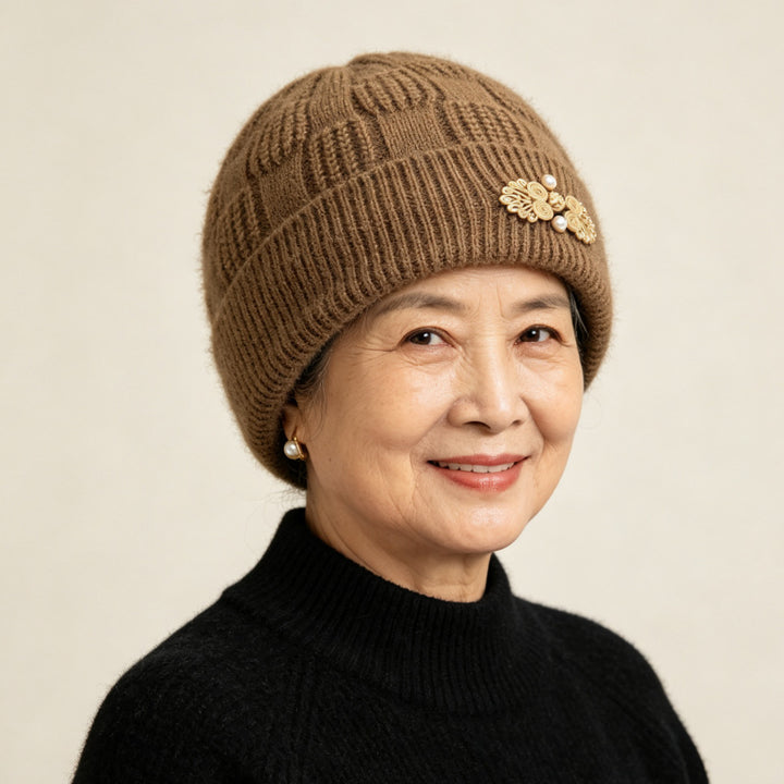 Knit set for women: hat and scarf, lined