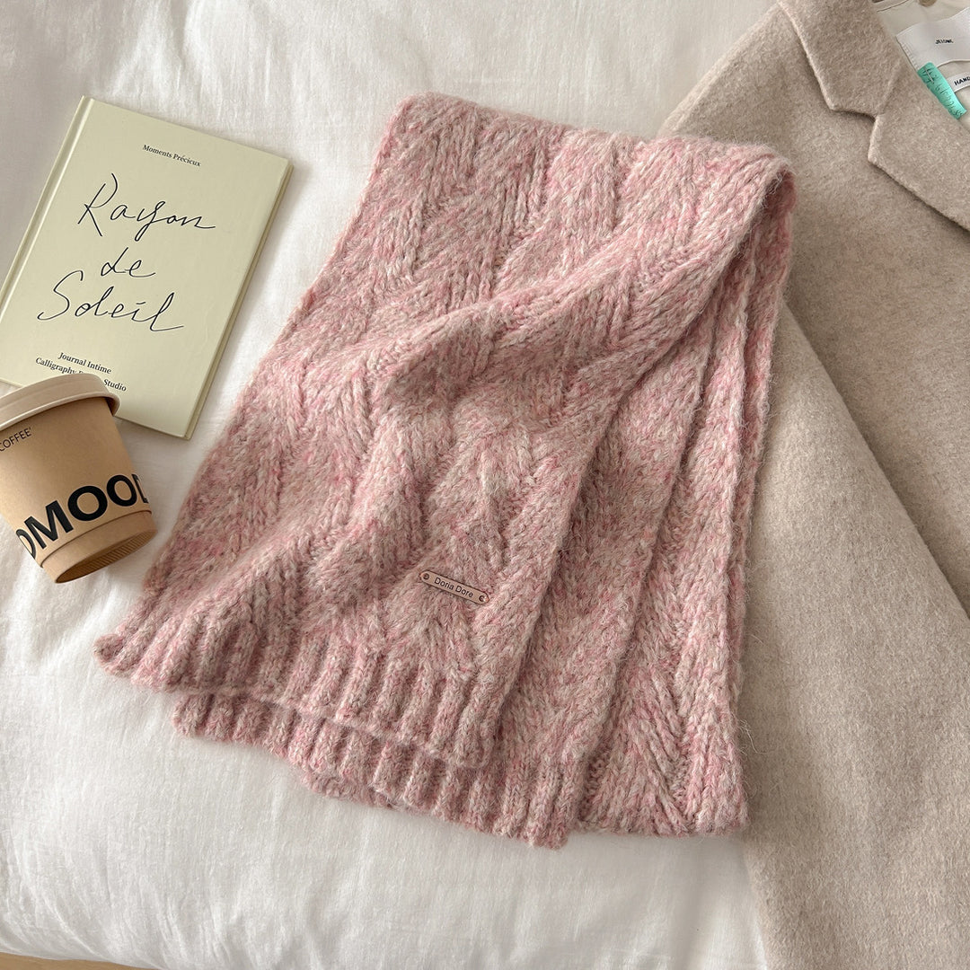 Knit scarf made of wool blend fabric with alpaca content