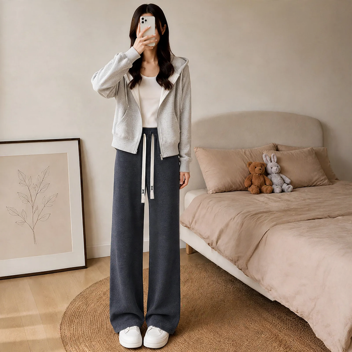Fleece-lined women's corduroy pants with lamb fleece look