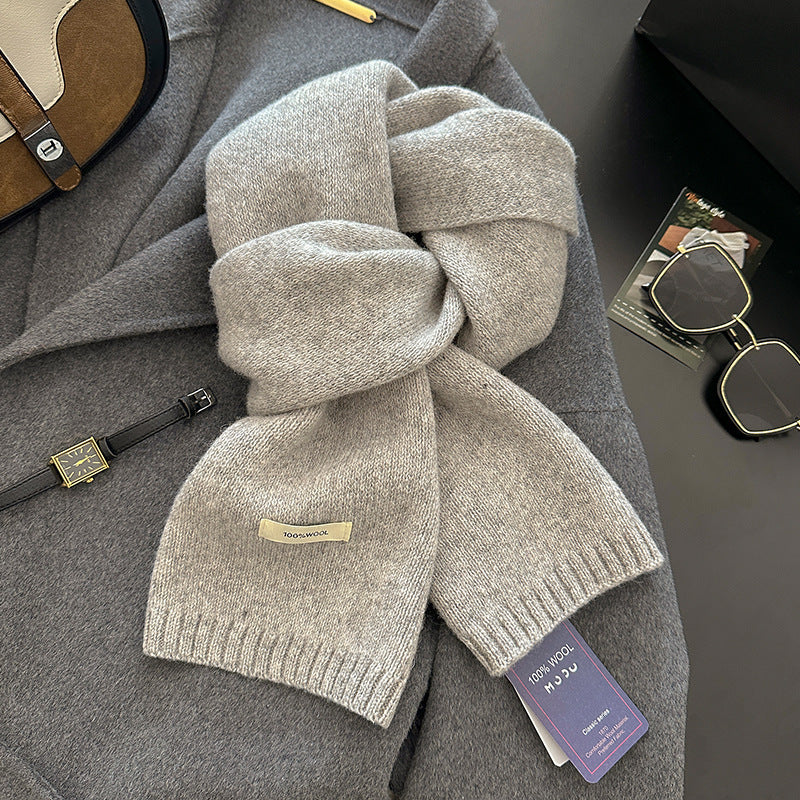 Narrow knitting scarf made of 100% Australian sheep wool