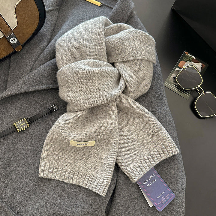 Narrow knitting scarf made of 100% Australian sheep wool