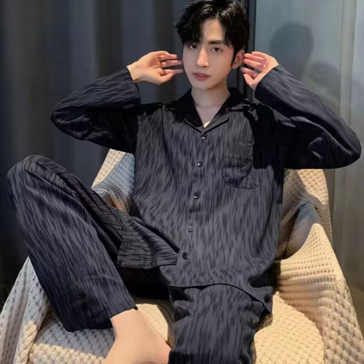 Lightweight men's pajamas made of cotton, long-sleeved