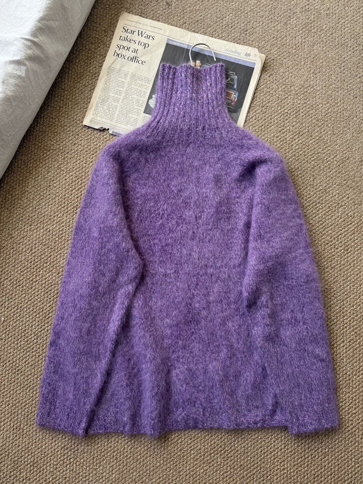 Women's turtleneck sweater made of 100% sheep wool, loose