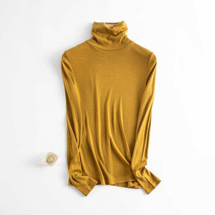 Elegant women's turtleneck sweater made of silk blend