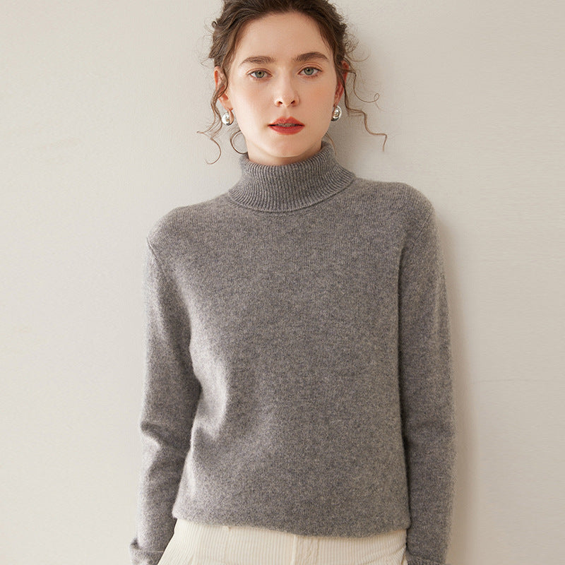 Women's turtleneck sweater made of wool, solid color