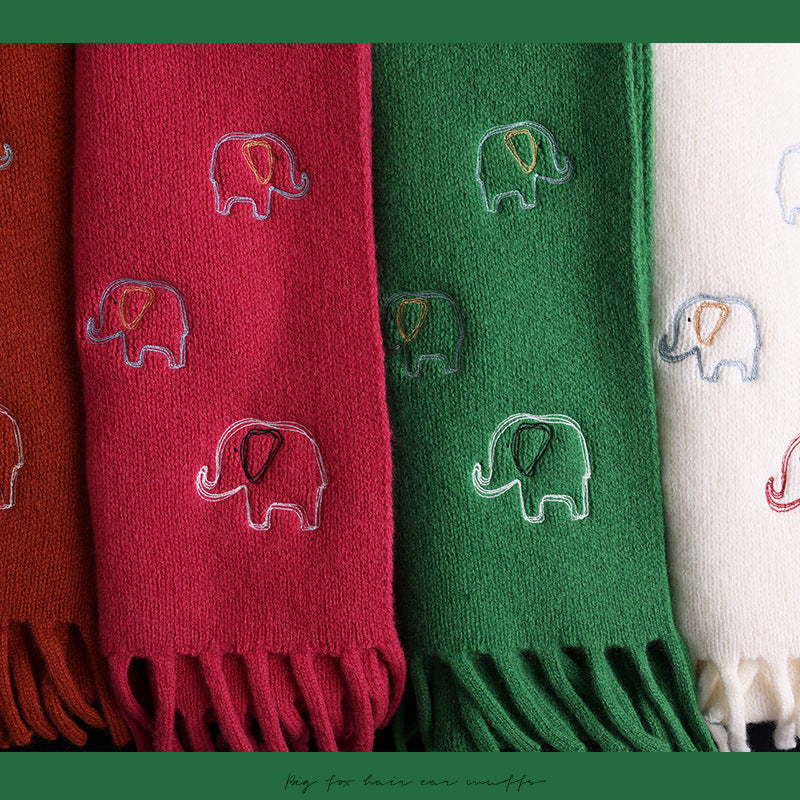 Merino wool scarf with artistic line pattern