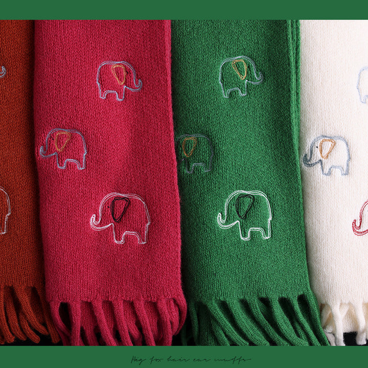 Merino wool scarf with artistic line pattern