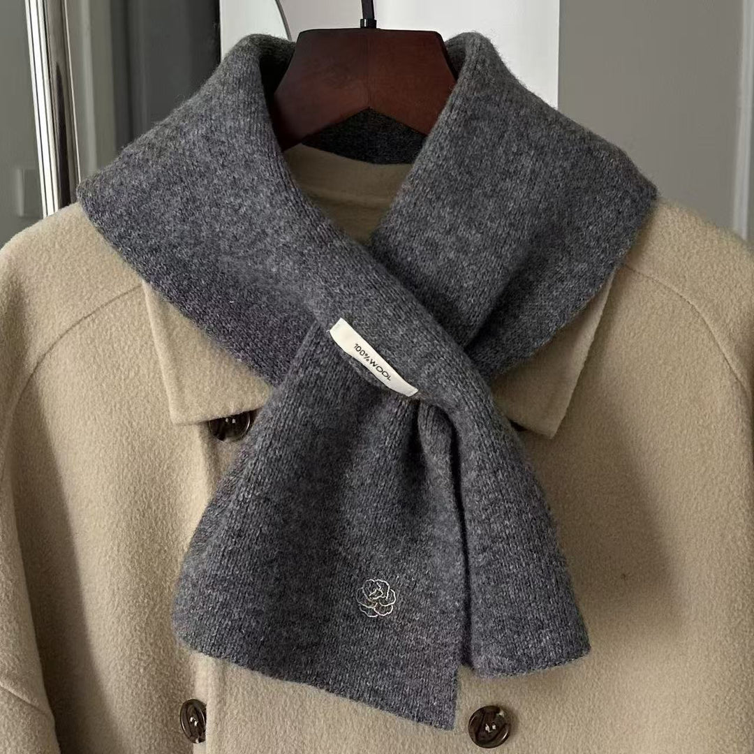Knit scarf made of 100% wool