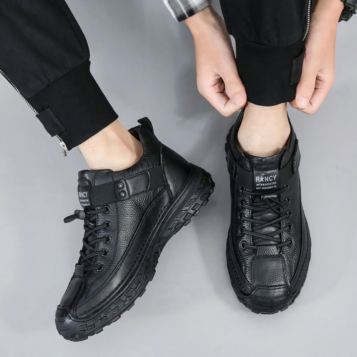 Men's winter boots made of leather, insulated, waterproof