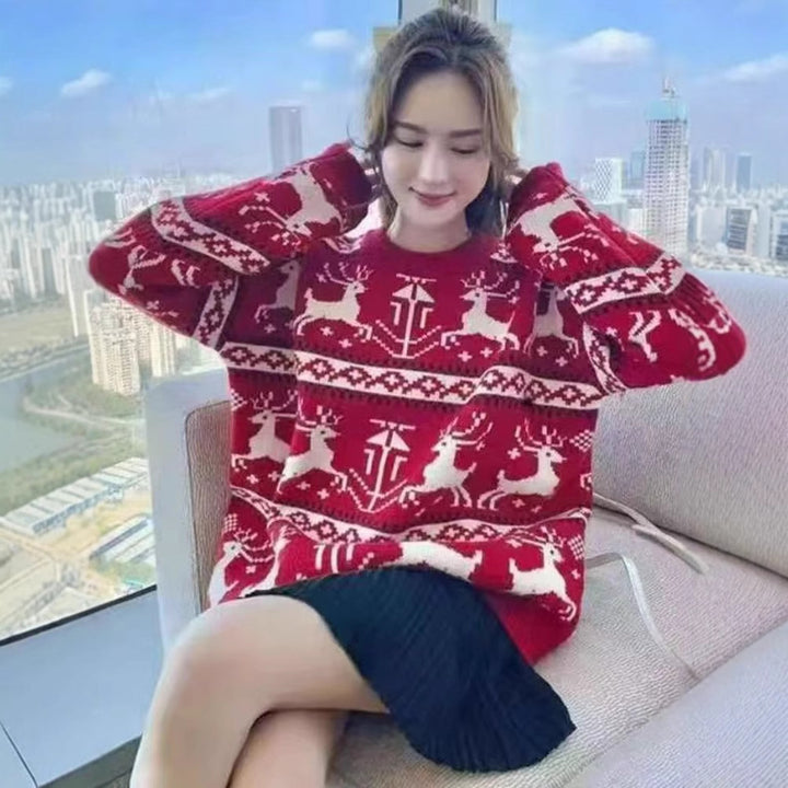Women's Christmas sweater with reindeer motif, round neckline