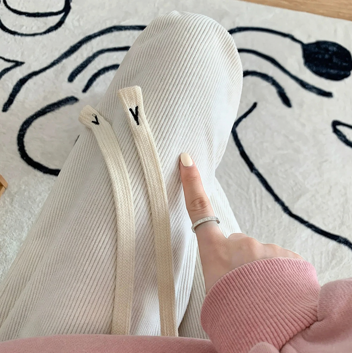 Loose cord pants with wide leg