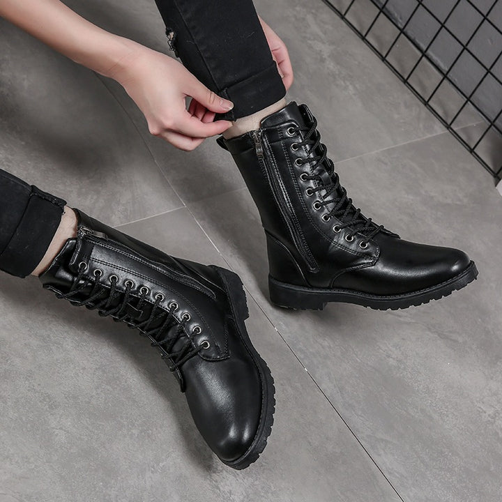 Fashionable men's boots, lined