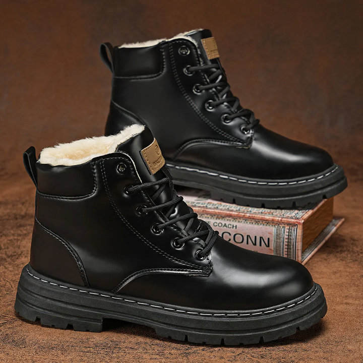 Padded men's work boots in oversized sizes